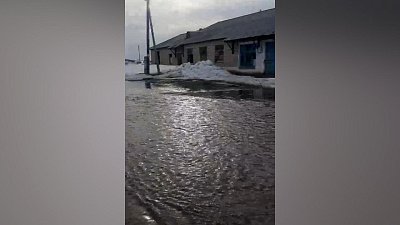 В Нагайбакском районе жители поселка пожаловались на подтопление дорог