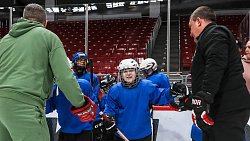 Хоккеисты «Трактора» провели тренировку с юными спортсменами с ментальными особенностями