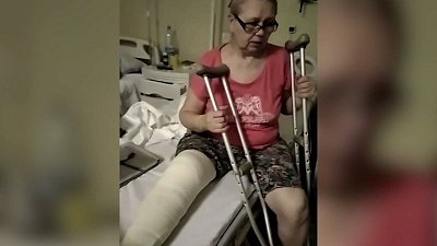 Пенсионерку, которую сбил самокатчик в Челябинске, готовят к операции