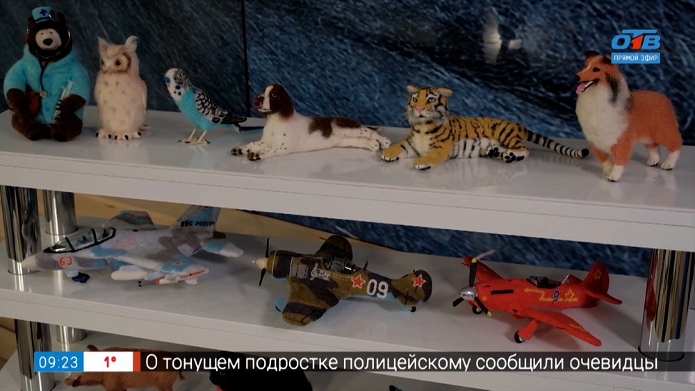 Он валяет игрушки в рубрике «Что в шкатулке?»