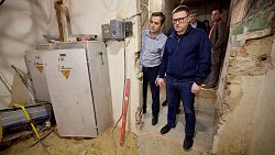 На челябинском цирке будут восстановлены скульптуры клоуна и эквилибриста