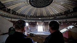 На челябинском цирке будут восстановлены скульптуры клоуна и эквилибриста