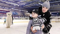 400 тысяч рублей собрали на благотворительном празднике с участием хоккеистов «Трактора»