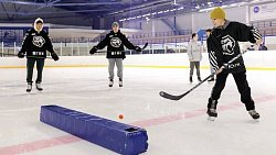 400 тысяч рублей собрали на благотворительном празднике с участием хоккеистов «Трактора»