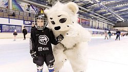 400 тысяч рублей собрали на благотворительном празднике с участием хоккеистов «Трактора»