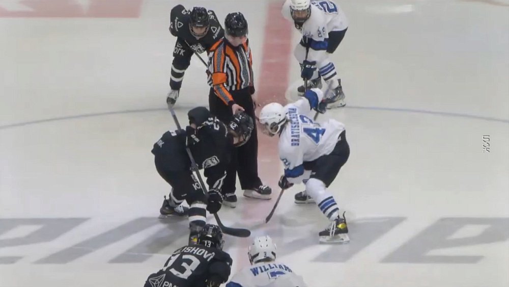 Хоккейный клуб «Трактор» продлил контракт с наставником «Белых Медведиц» Денисом Афиногеновым