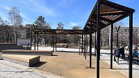 Пергола, качели, скамейки: как выглядит обновленный сквер у ДК «Станкомаш» в Челябинске