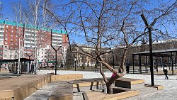 Пергола, качели, скамейки: как выглядит обновленный сквер у ДК «Станкомаш» в Челябинске