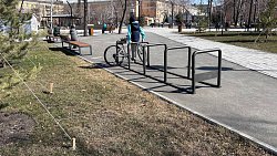 Пергола, качели, скамейки: как выглядит обновленный сквер у ДК «Станкомаш» в Челябинске