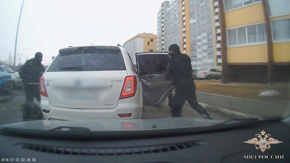 Челябинские полицейские задержали участников ОПГ, распространявших наркотики