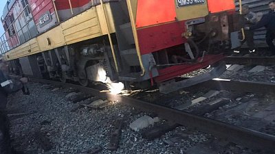 Тепловоз сошел с рельсов в Челябинской области