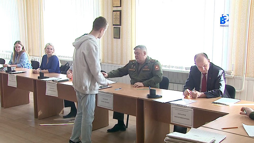 Стартовал весенний призыв