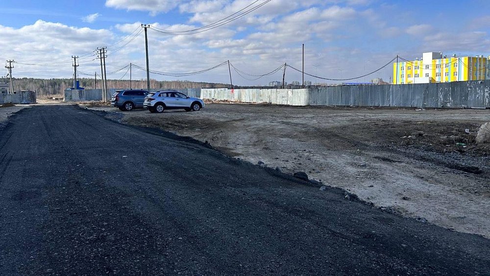 В челябинском «Академе» отсыпали временную дорогу до детского сада