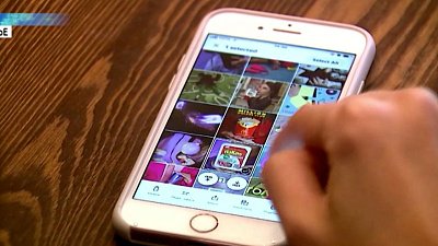 Каждая третья женщина России шпионит за своим партнером