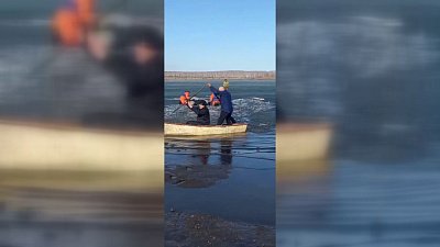 На Аргазинском водохранилище спасли троих рыбаков