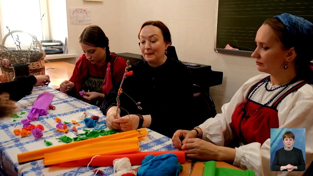 В Миассе учат декорировать вербы