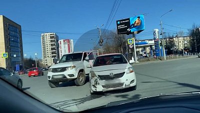 Авария в центре Челябинска попала на видео