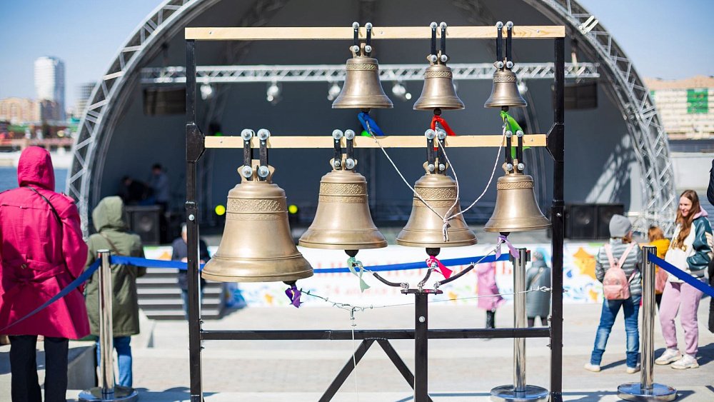 На Пасху в Челябинске выступят звонари и пасхальные зайцы