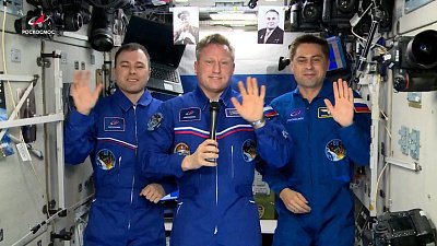 Россиян поздравили с Днем космонавтики с МКС