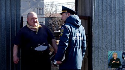 Сотрудники МЧС используют дроны при поиске огня