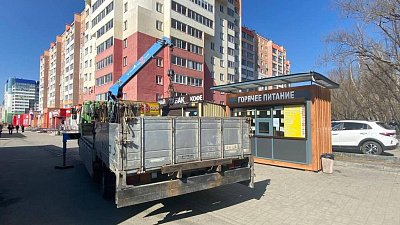 При демонтаже незаконных киосков в Чурилово задержали 20 человек с оружием