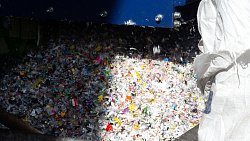 Челябинская компания наладила выпуск скамеек и тротуарной плитки из переработанного пластика