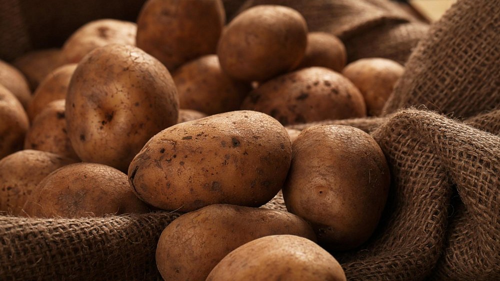 При помощи картофельного сока можно бороться с бородавками