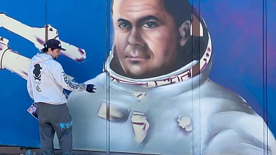 В Челябинской области создают мурал с космонавтом Поповичем