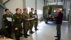 В военно-учебном центре при ЮУрГУ рассказали, почему офицеры-«пиджаки» не хуже кадровых военных