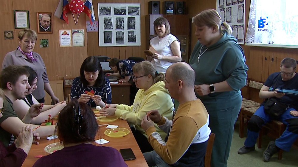 Члены ВОС готовятся к празднованию Пасхи