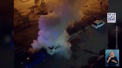 Неизвестный поджег машину в Челябинске