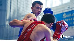 Челябинские боксеры с побед стартовали на Всероссийском турнире «Кубок Танкограда»