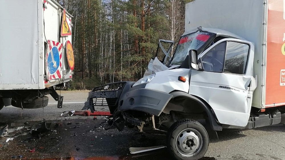 В Челябинской области пассажир пострадал при столкновении грузовиков