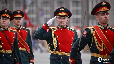 В Челябинске провели первую репетицию построения войск на 9 Мая
