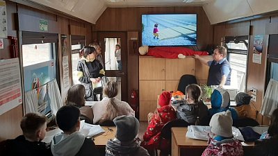 Станцию Бакал впервые посетил «Поезд знаний»