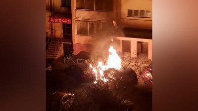 В Магнитогорске загорелись два легковых автомобиля