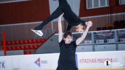 На соревнованиях в Челябинске зрители нашли копию фигуристки Камилы Валиевой