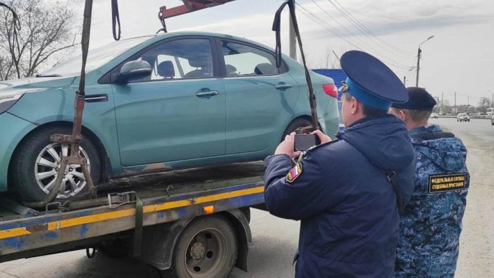 Судебные приставы арестовали 30 автомобилей должников на выезде из Челябинска