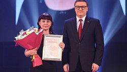 Алексей Текслер поздравил с юбилеем коллектив Челябинского металлургического комбината