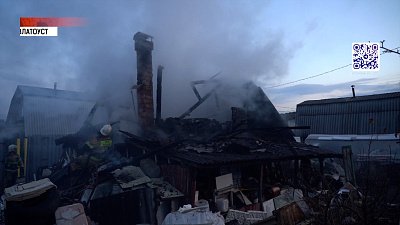 В Магнитогорске возле Южного Кладбище вспыхнула сухая трава