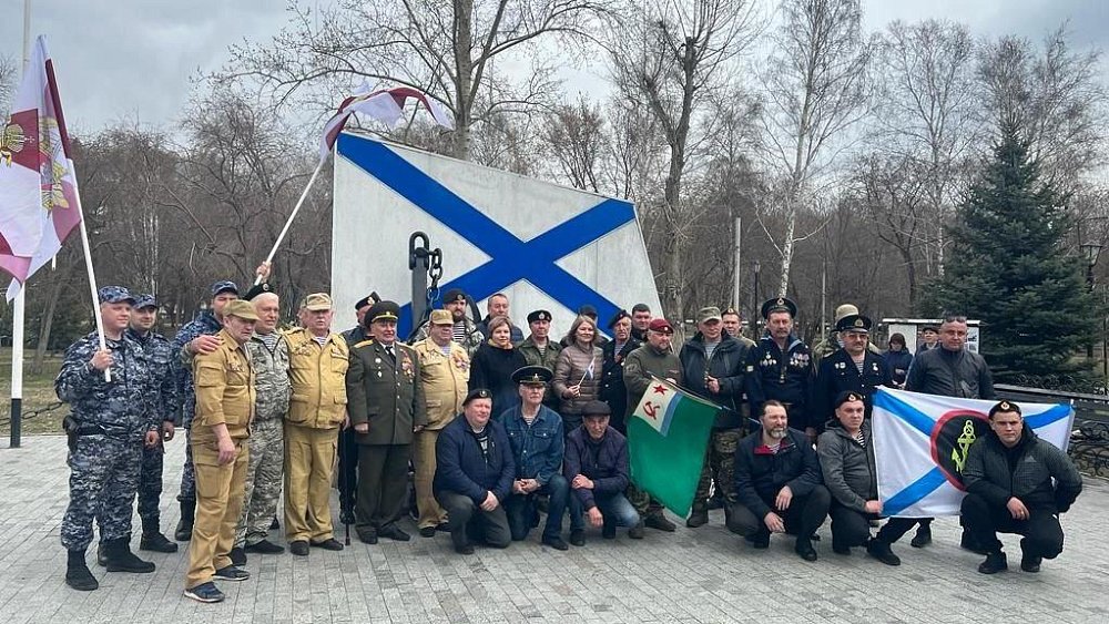 Участники автопробега «Дорога к Победе» увезли из Челябинска посылку с гумпомощью военнослужащим