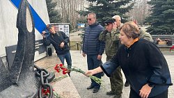 Участники автопробега «Дорога к Победе» увезли из Челябинска посылку с гумпомощью военнослужащим