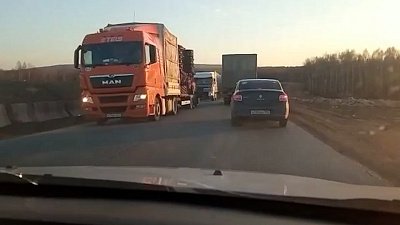 В Челябинской области на трассе М-5 затруднено движение транспорта на мосту