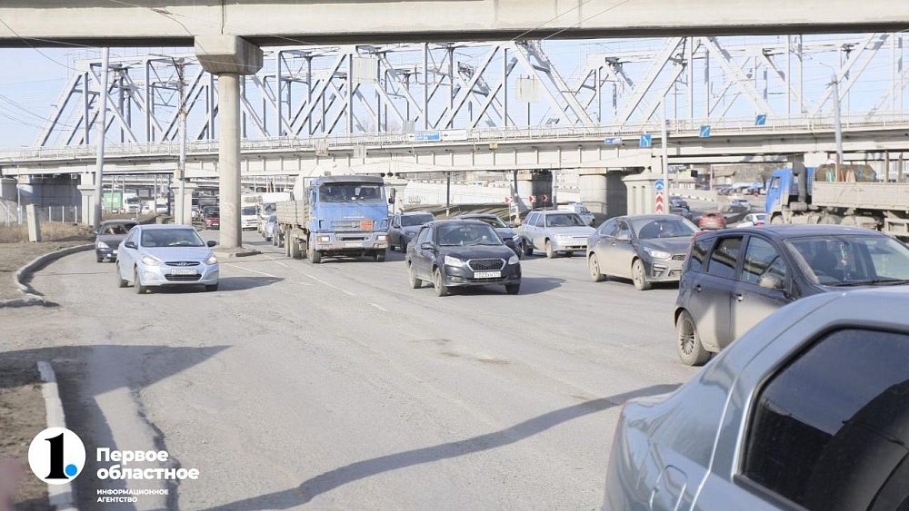 В Челябинске ограничат движение на одной из самых проблемных дорог