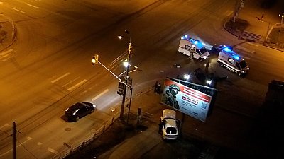 В Челябинске авария на пустом перекрестке попала на видео