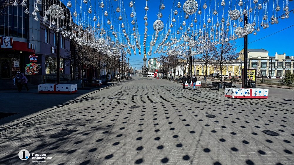 Жители города голосуют за световой потолок на Кировке в Челябинске