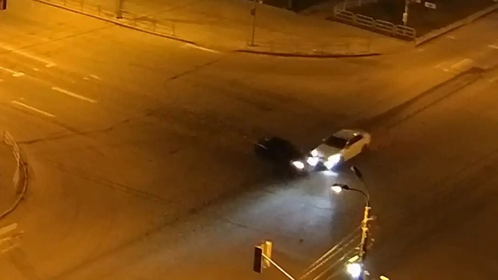 Водитель и пассажир Chevrolet пострадали при столкновении с Kia на северо-западе Челябинска