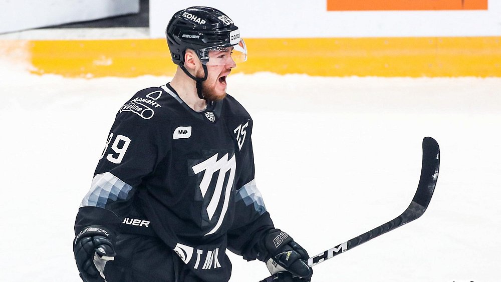 Хоккейный клуб «Трактор» подписал новый контракт с Ильей Карпухиным