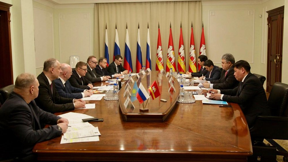 Алексей Текслер обсудил с послом Казахстана перспективы сотрудничества Челябинской области с южным соседом