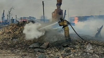 В Курганской области сотрудники МЧС отстояли населенные пункты от пожара